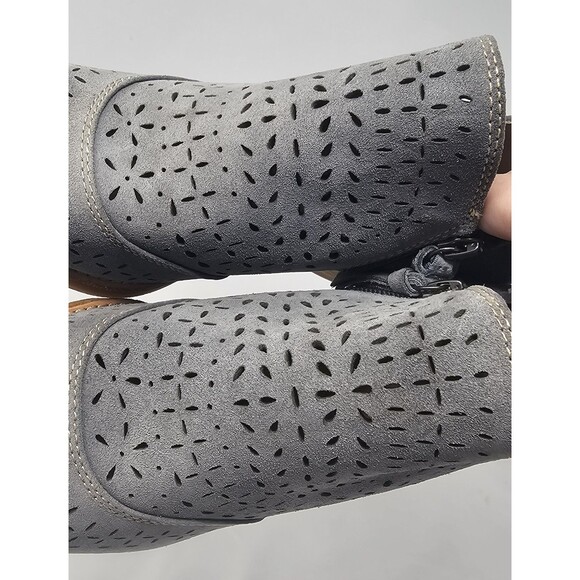 Sofft Amberly Laser-Cut Suede Ankle Booties Size 7.5 Stacked Block Heel Blue - Picture 3 of 15